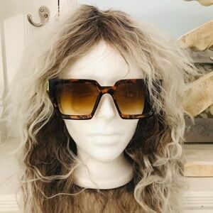 Silver white and brown wig‎